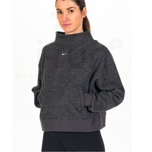 UEC Nike cropped XL funnel neck gray sweatshirt , textured NIKE
THERMA-FIT W